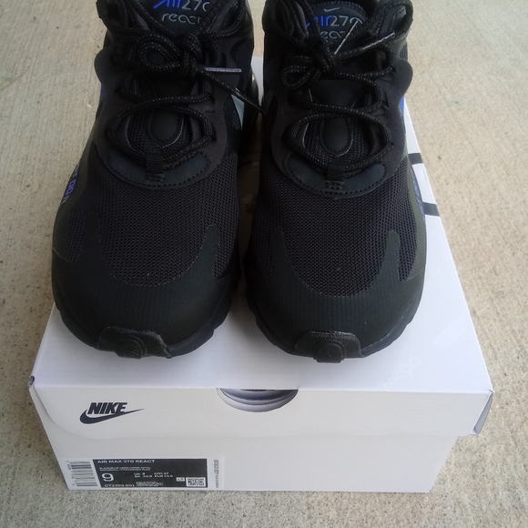 Nike Air Max 270 React - Picture 2 of 7